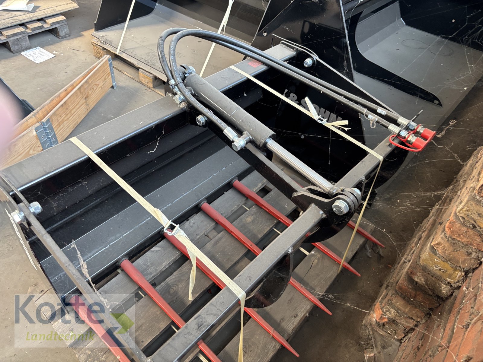 Schaufel des Typs Kock & Sohn Kolibrie Zange 1100 /6Z, Neumaschine in Rieste (Bild 2)