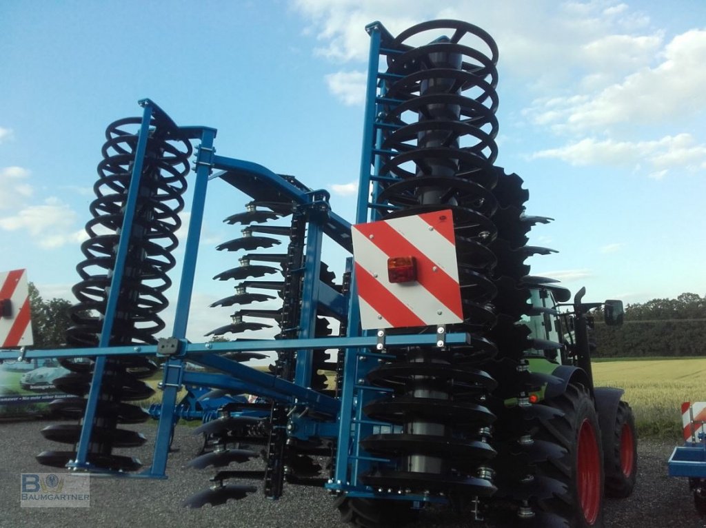 Scheibenegge Türe ait Agripol Kurzscheibenegge TITANUM 450 H hydraulisch klappbare Scheibenegge, Neumaschine içinde Frontenhausen (resim 7)