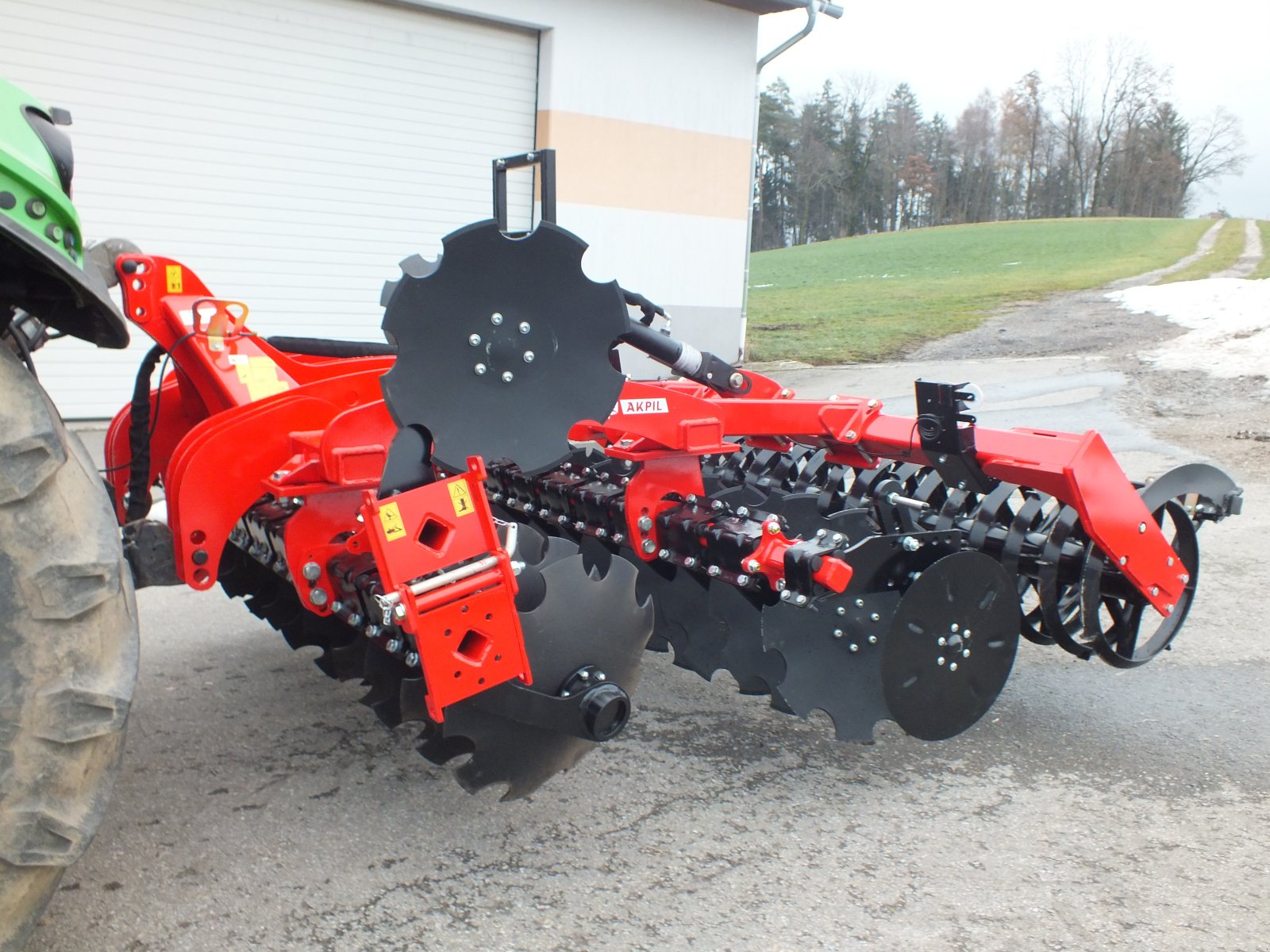 Scheibenegge Türe ait Akpil Bison 30, Neumaschine içinde Putzleinsdorf (resim 1)