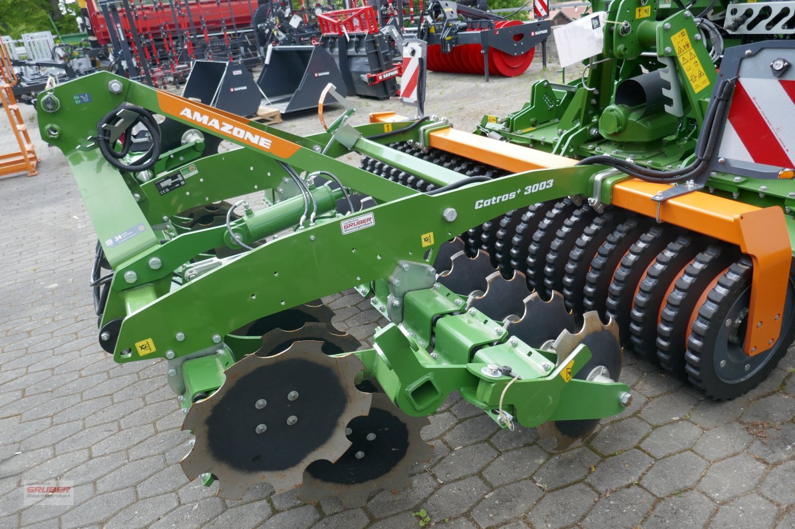 Scheibenegge типа Amazone Catros + 3003 mit Matrixprofil-Keilringwalze, Neumaschine в Dorfen (Фотография 1)