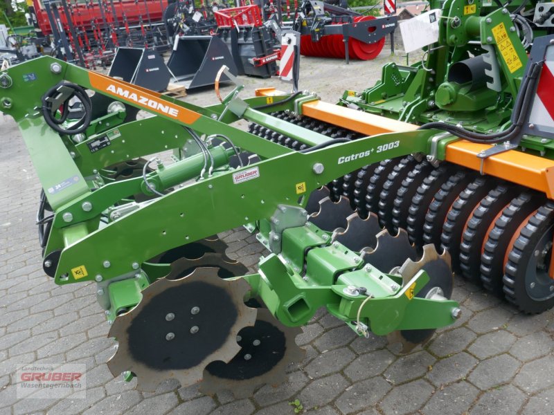 Scheibenegge типа Amazone Catros + 3003 mit Matrixprofil-Keilringwalze, Neumaschine в Dorfen