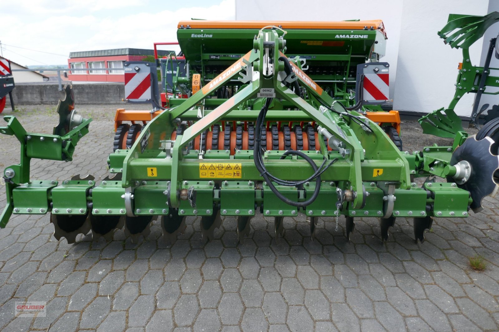 Scheibenegge типа Amazone Catros + 3003 mit Matrixprofil-Keilringwalze, Neumaschine в Dorfen (Фотография 3)