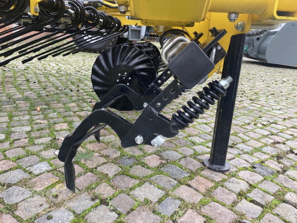 Scheibenegge des Typs Bednar PRO PN 9000, Neumaschine in Lütjenburg (Bild 5)