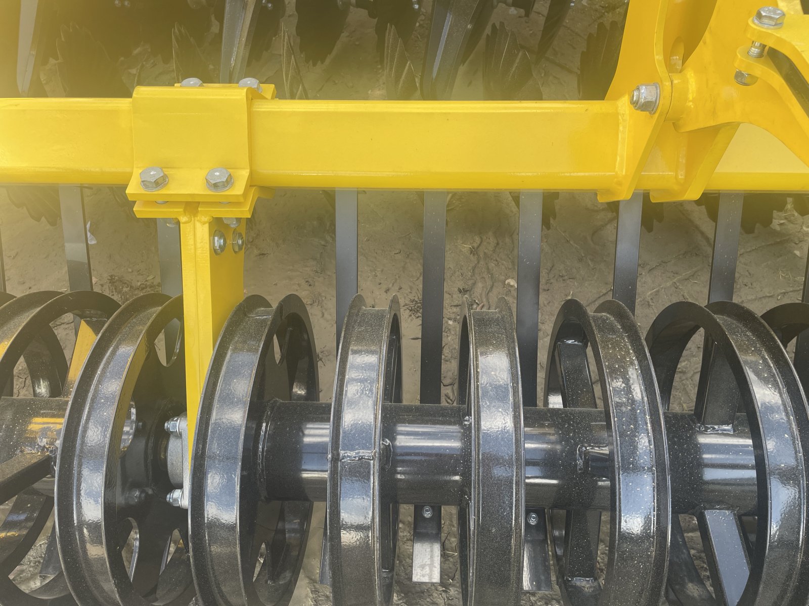 Scheibenegge des Typs Bednar Swifterdisc XN 3000, Neumaschine in Nittenau (Bild 4)