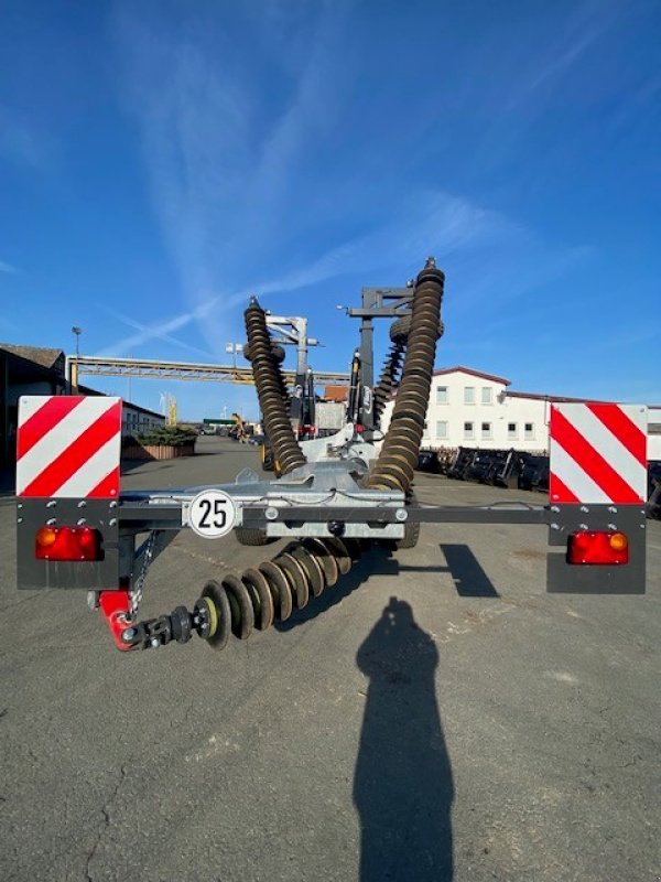 Scheibenegge des Typs Fliegl KSE 680, Neumaschine in Döllstädt (Bild 4)