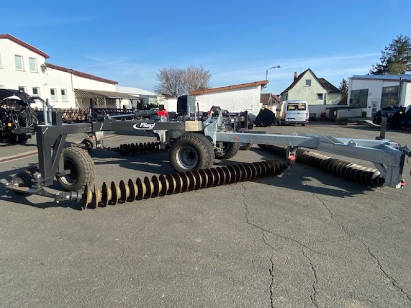 Scheibenegge des Typs Fliegl KSE 680, Neumaschine in Döllstädt (Bild 5)