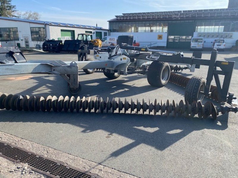 Scheibenegge des Typs Fliegl KSE 680, Neumaschine in Döllstädt (Bild 7)