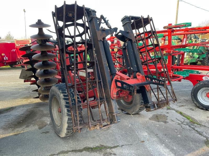 Scheibenegge des Typs Gregoire-Besson ACEROX32, Gebrauchtmaschine in JOSSELIN (Bild 3)