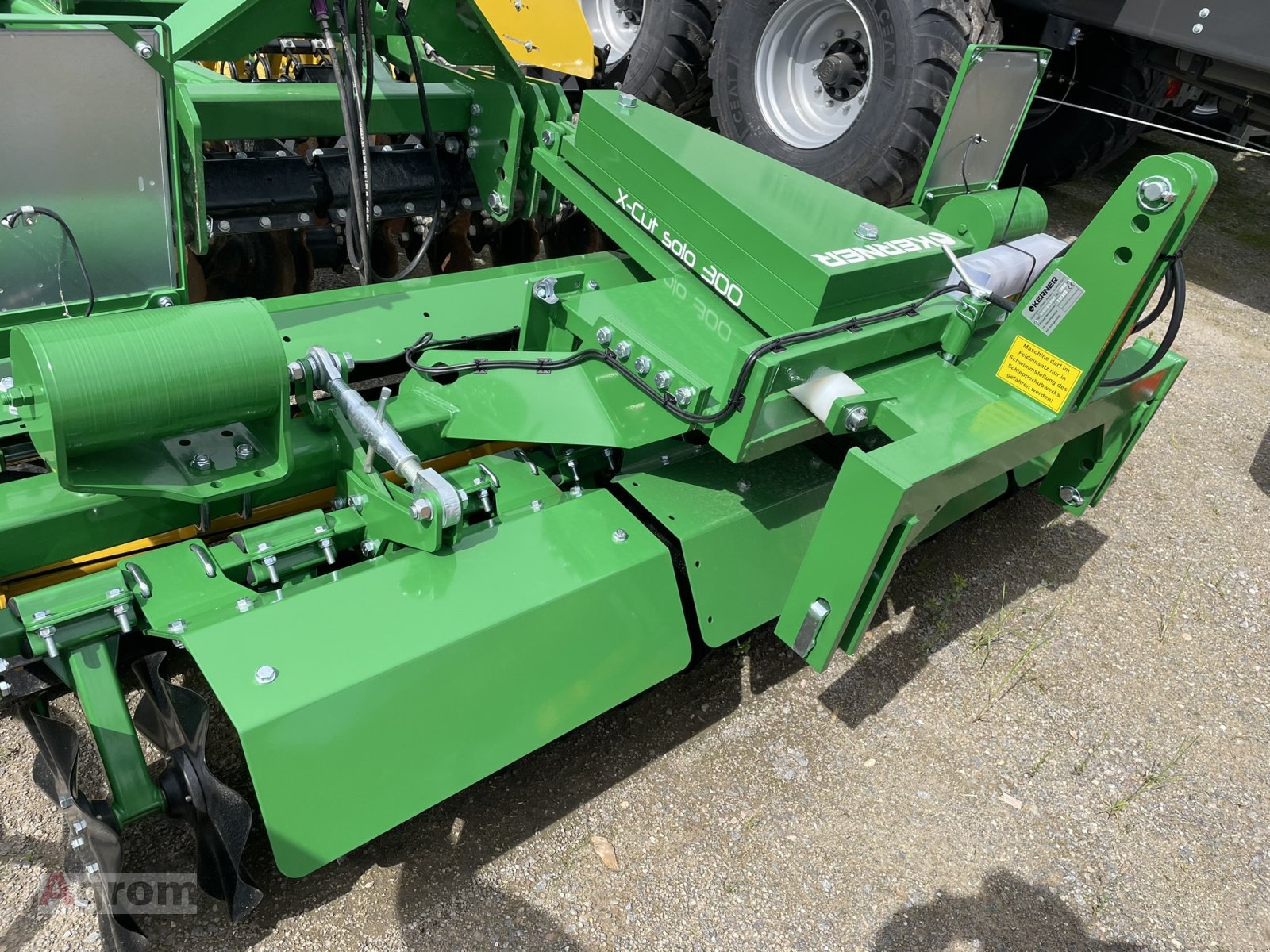 Scheibenegge des Typs Kerner X-Cut Solo 300, Neumaschine in Meißenheim-Kürzell (Bild 2)