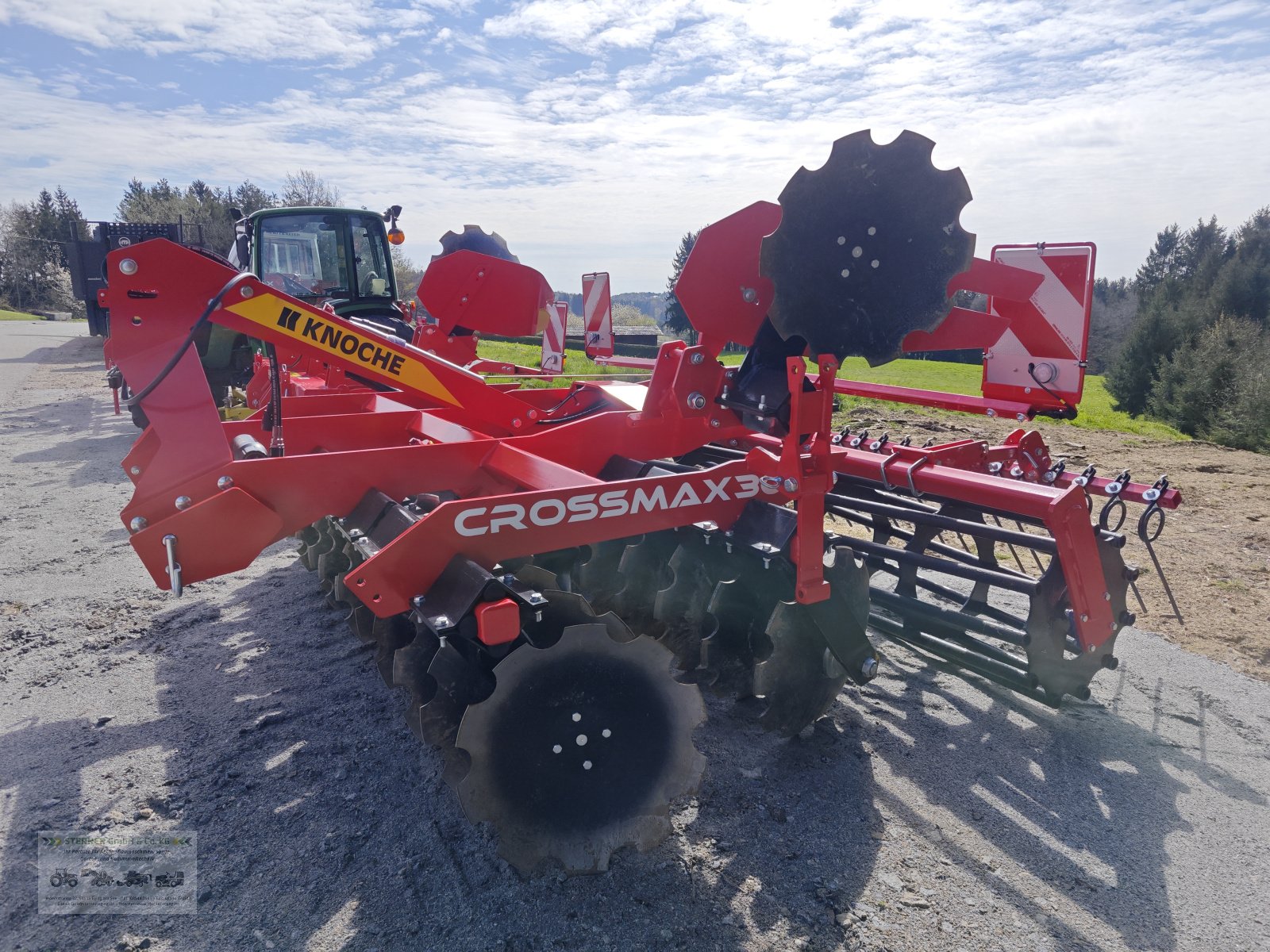 Scheibenegge des Typs Knoche Crossmax 300, Neumaschine in Eging am See (Bild 1)