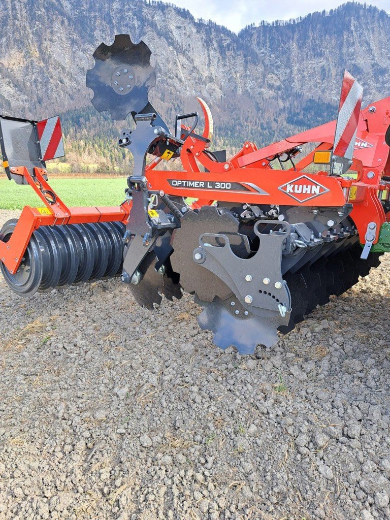 Scheibenegge Türe ait Kuhn Optimer L300, Neumaschine içinde Landquart (resim 10)