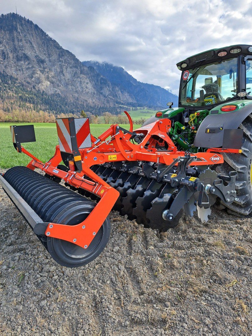 Scheibenegge Türe ait Kuhn Optimer L300, Neumaschine içinde Landquart (resim 4)