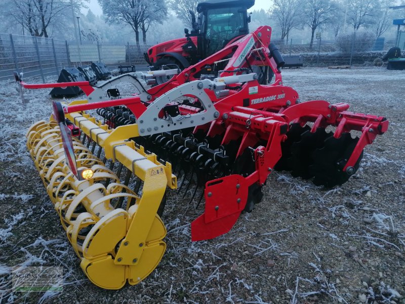 Scheibenegge του τύπου Pöttinger Terradisc 3001, Neumaschine σε Steisslingen