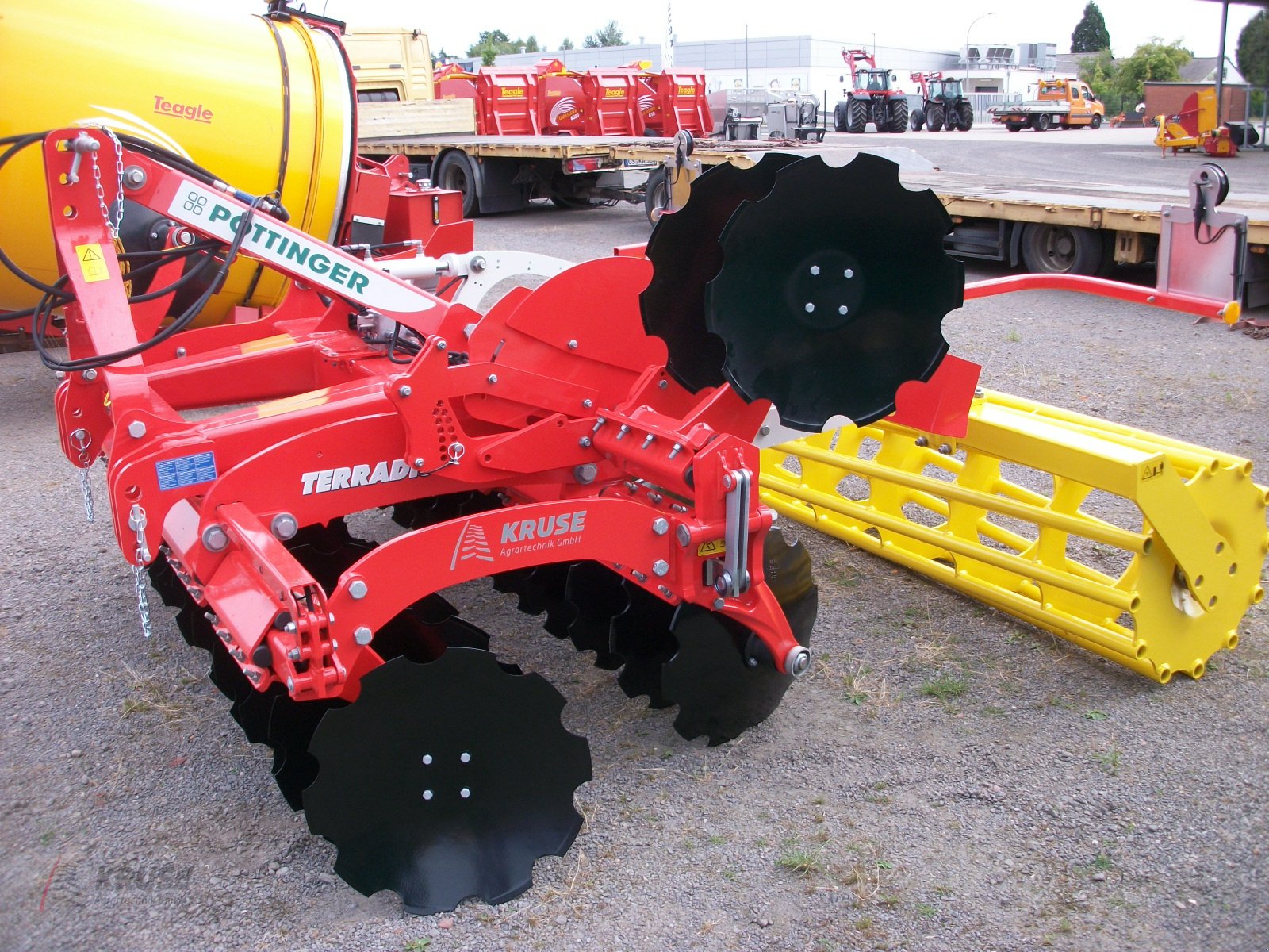 Scheibenegge des Typs Pöttinger Terradisc 3001, Neumaschine in Fürstenau (Bild 1)