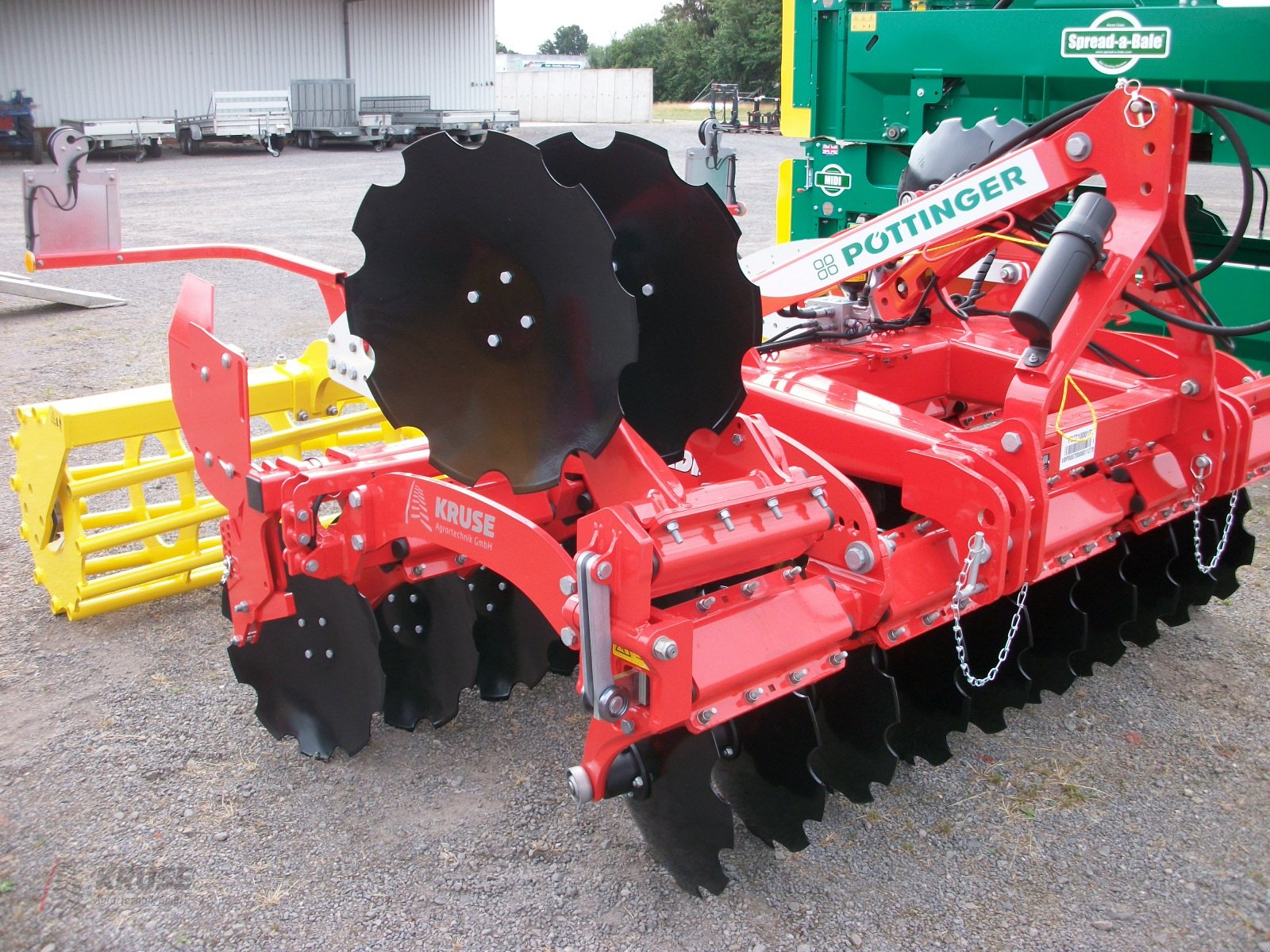 Scheibenegge des Typs Pöttinger Terradisc 3001, Neumaschine in Fürstenau (Bild 4)