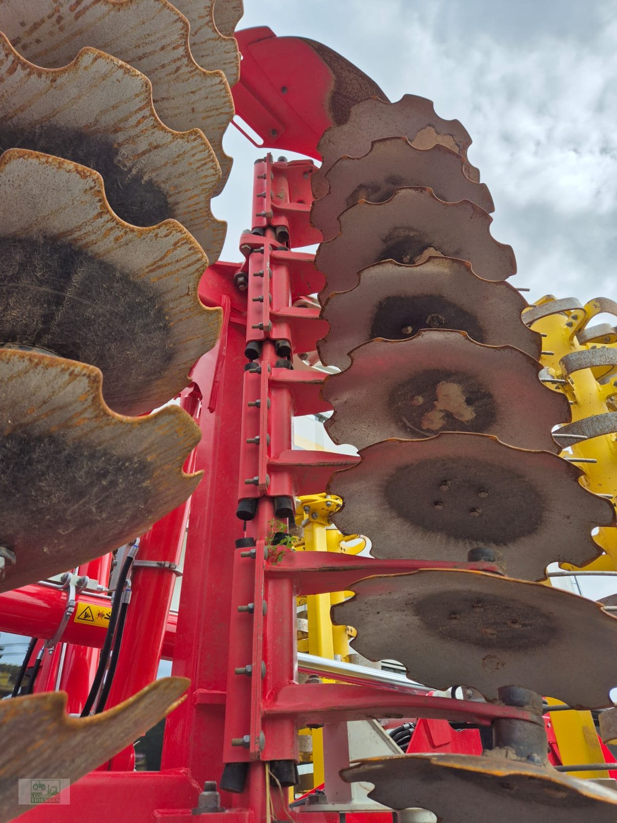 Scheibenegge des Typs Pöttinger Terradisc 5001 T, Neumaschine in Steiningen b. Daun (Bild 3)