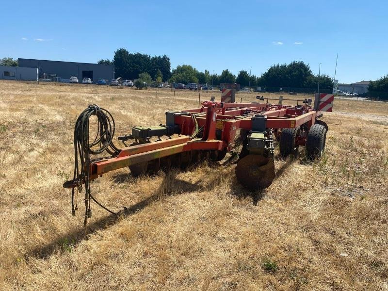 Scheibenegge Türe ait Razol 36 DISQUES, Gebrauchtmaschine içinde LE PONT CHRETIEN (resim 4)