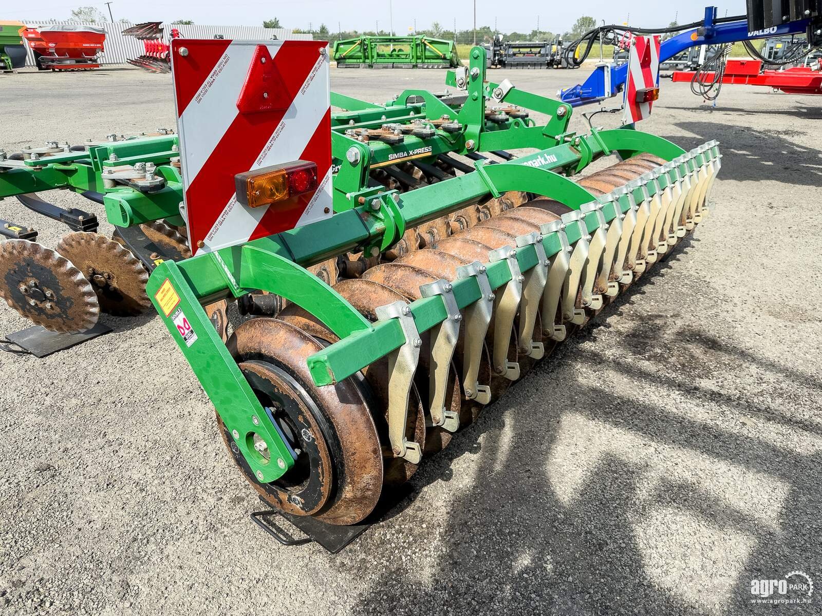 Scheibenegge of the type Simba X-Press 3.0 3 m short disc, with 22 discs, with DD600 roller, Gebrauchtmaschine in Csengele (Picture 24)