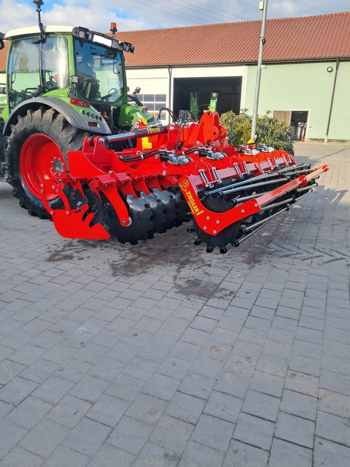 Scheibenegge of the type Ziegler Disc Master 4501, Neumaschine in Allersberg (Picture 1)