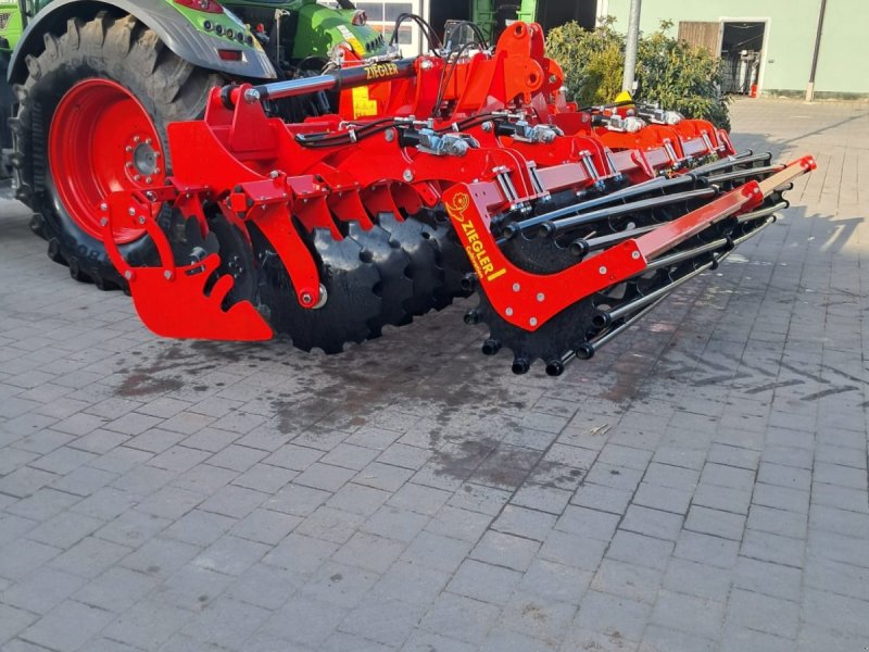 Scheibenegge of the type Ziegler Disc Master 4501, Neumaschine in Allersberg (Picture 1)