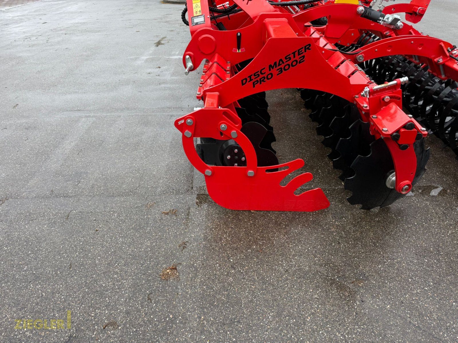 Scheibenegge des Typs Ziegler Disc Master Pro 3002, Neumaschine in Pöttmes (Bild 10)
