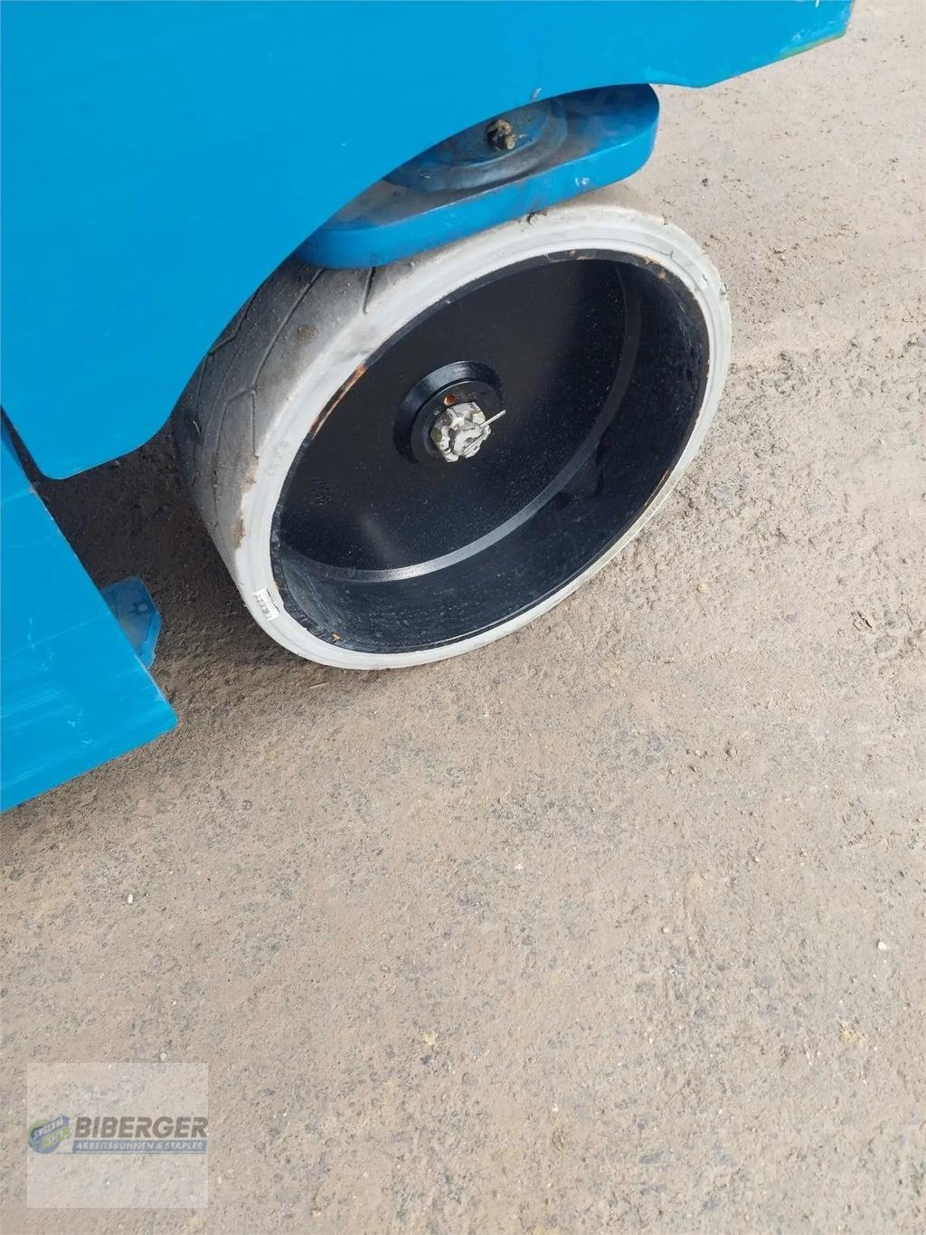 Scherenarbeitsbühne tip aichi X14EN, Gebrauchtmaschine in Schierling (Poză 8)