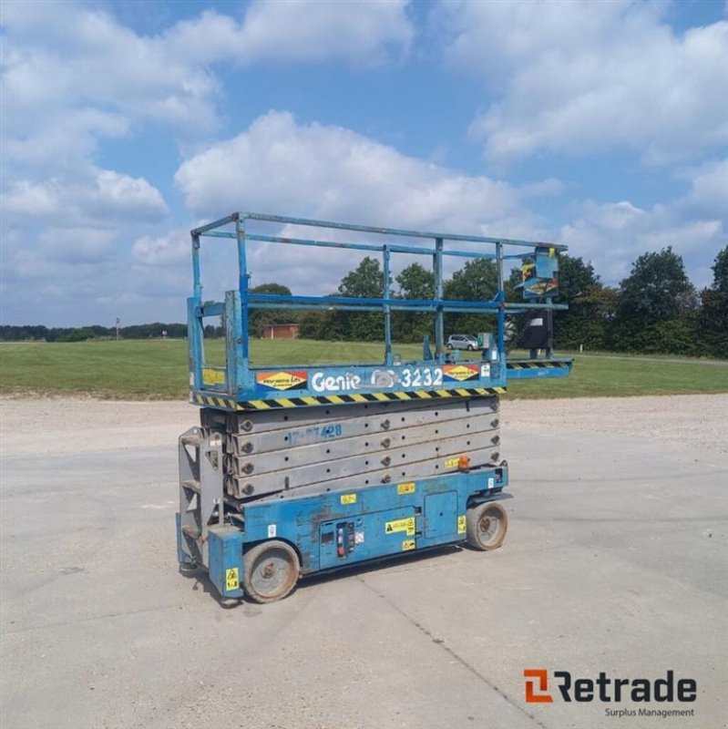 Scherenarbeitsbühne typu Genie 3232 Lodret EL-lift, Gebrauchtmaschine v Rødovre (Obrázek 1)