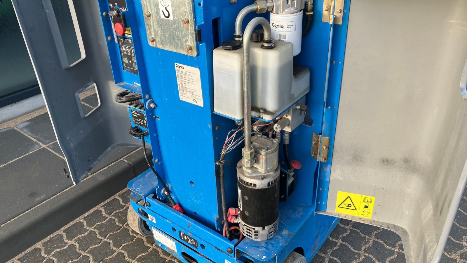 Scherenarbeitsbühne типа Genie GR12 Genie GR12, Gebrauchtmaschine в Horsens (Фотография 6)