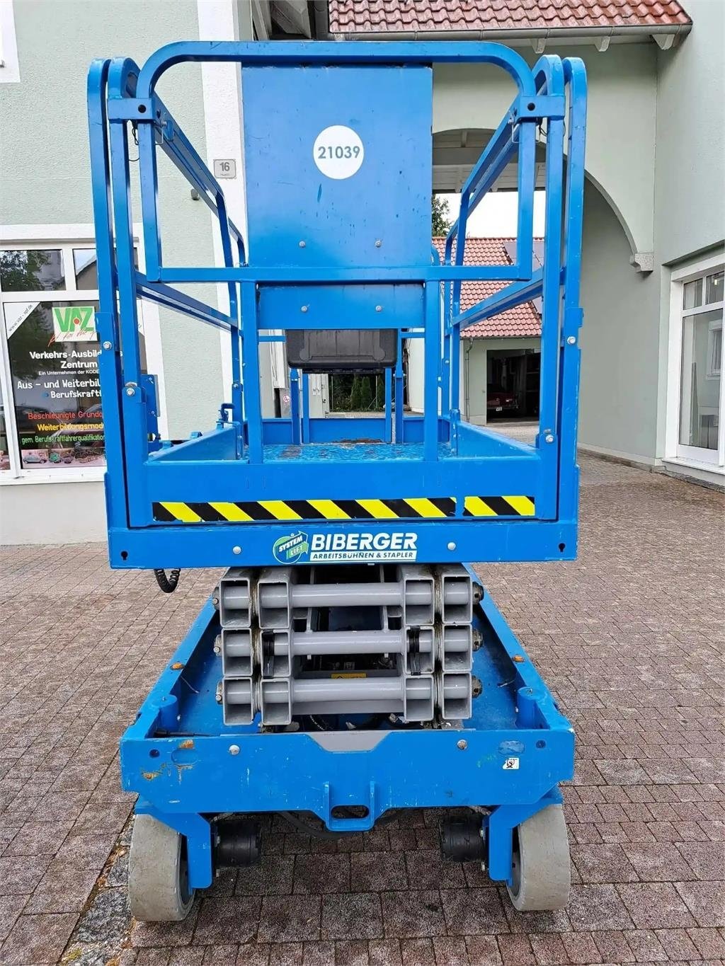 Scherenarbeitsbühne van het type Genie GS 2646, Gebrauchtmaschine in Schierling (Foto 3)