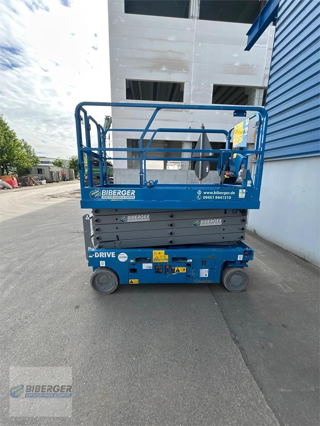 Scherenarbeitsbühne от тип Genie GS 3246 E-Drive, Gebrauchtmaschine в Schierling (Снимка 2)