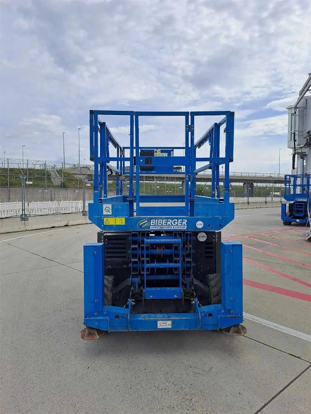 Scherenarbeitsbühne типа Genie GS 3369 RT, Gebrauchtmaschine в Schierling (Фотография 3)