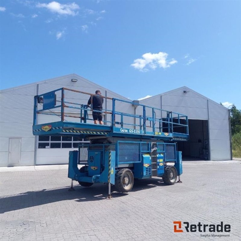Scherenarbeitsbühne του τύπου Genie GS-5390, Gebrauchtmaschine σε Rødovre (Φωτογραφία 1)