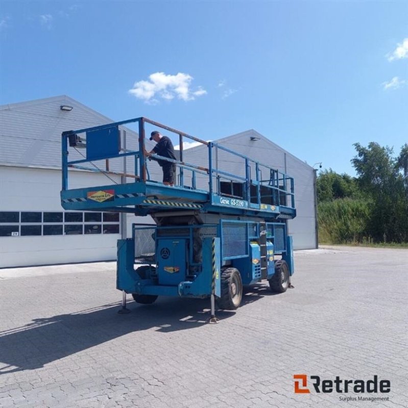 Scherenarbeitsbühne του τύπου Genie GS-5390, Gebrauchtmaschine σε Rødovre (Φωτογραφία 2)