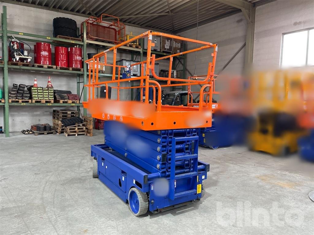 Scherenarbeitsbühne del tipo Haulotte Compact 14, Gebrauchtmaschine In Düsseldorf (Immagine 2)