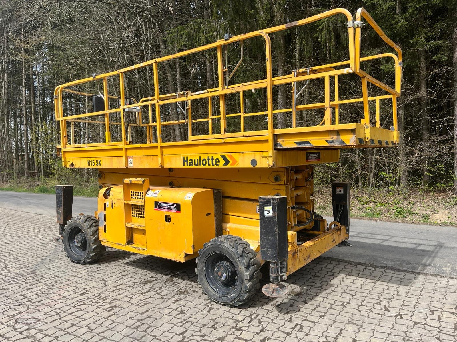 Scherenarbeitsbühne типа Haulotte H 15 SX, Gebrauchtmaschine в Deutsch - Goritz (Фотография 3)