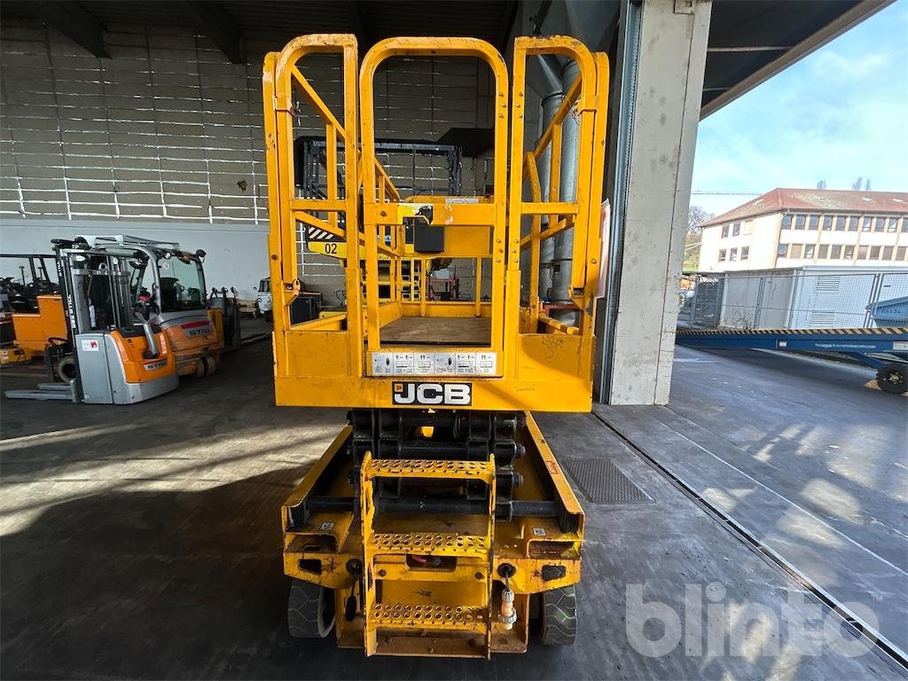 Scherenarbeitsbühne типа JCB S2646E, Gebrauchtmaschine в Düsseldorf (Фотография 3)