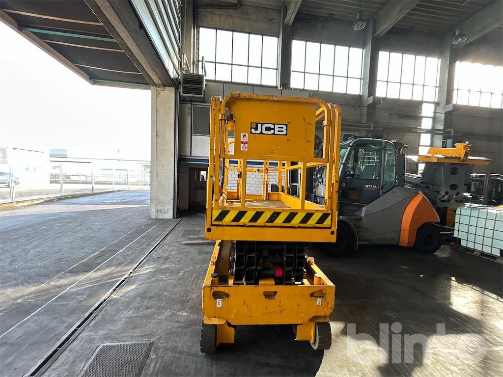 Scherenarbeitsbühne типа JCB S2646E, Gebrauchtmaschine в Düsseldorf (Фотография 8)