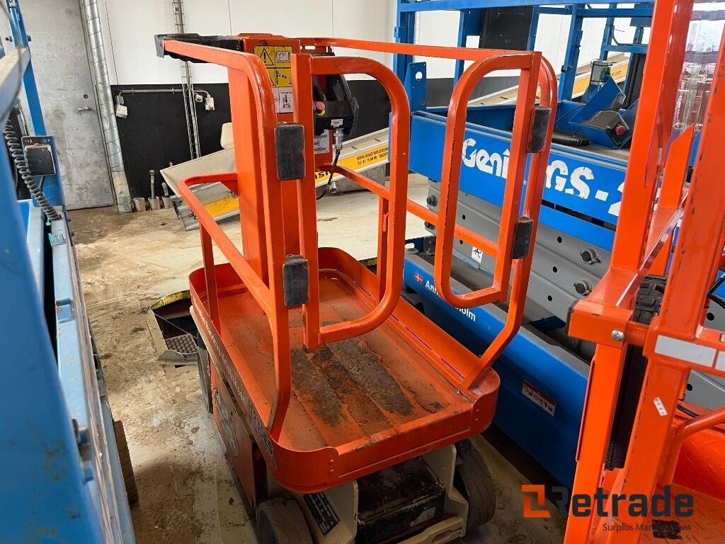 Scherenarbeitsbühne typu JLG 1230 ES Mast, Gebrauchtmaschine v Rødovre (Obrázek 1)