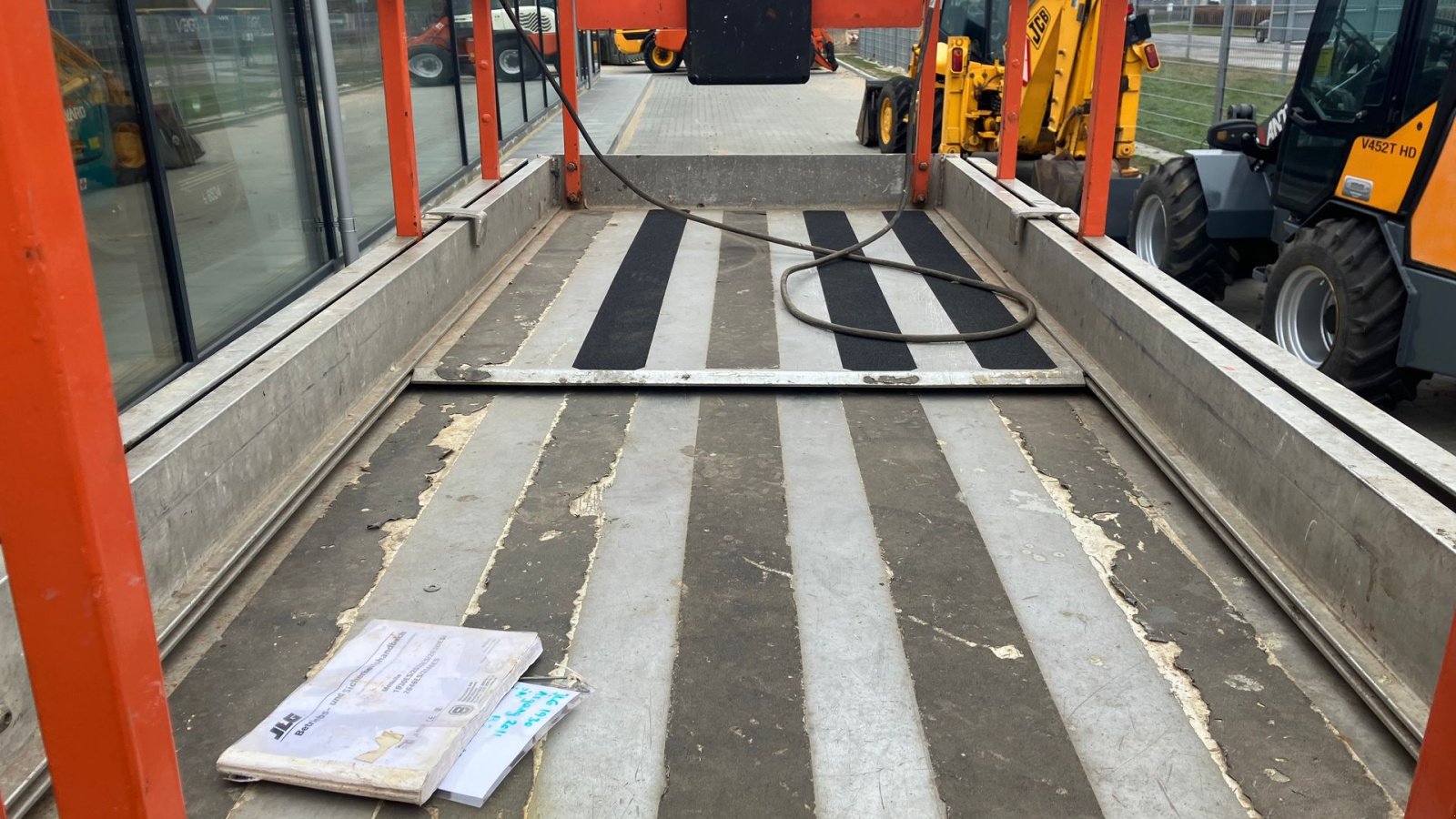 Scherenarbeitsbühne типа JLG 2646ES 10 meters saxlift pæn stand, Gebrauchtmaschine в Horsens (Фотография 2)