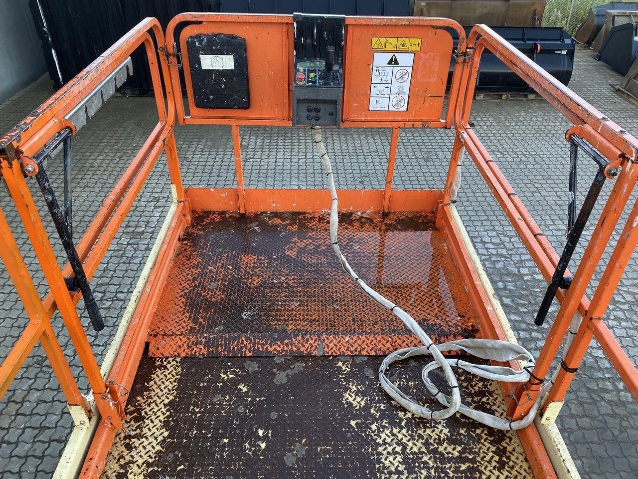 Scherenarbeitsbühne des Typs JLG 4069, Gebrauchtmaschine in Skive (Bild 3)