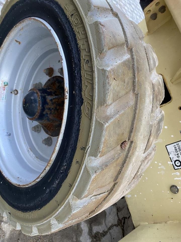 Scherenarbeitsbühne des Typs JLG 4069, Gebrauchtmaschine in Skive (Bild 8)