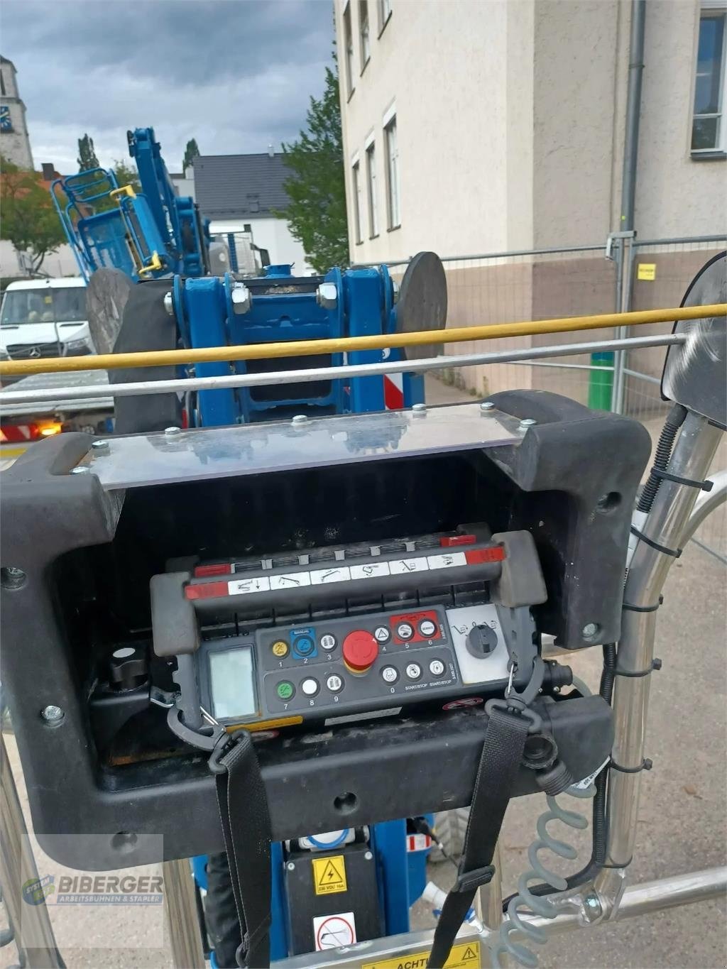 Scherenarbeitsbühne Türe ait JLG X17J+, Gebrauchtmaschine içinde Schierling (resim 9)