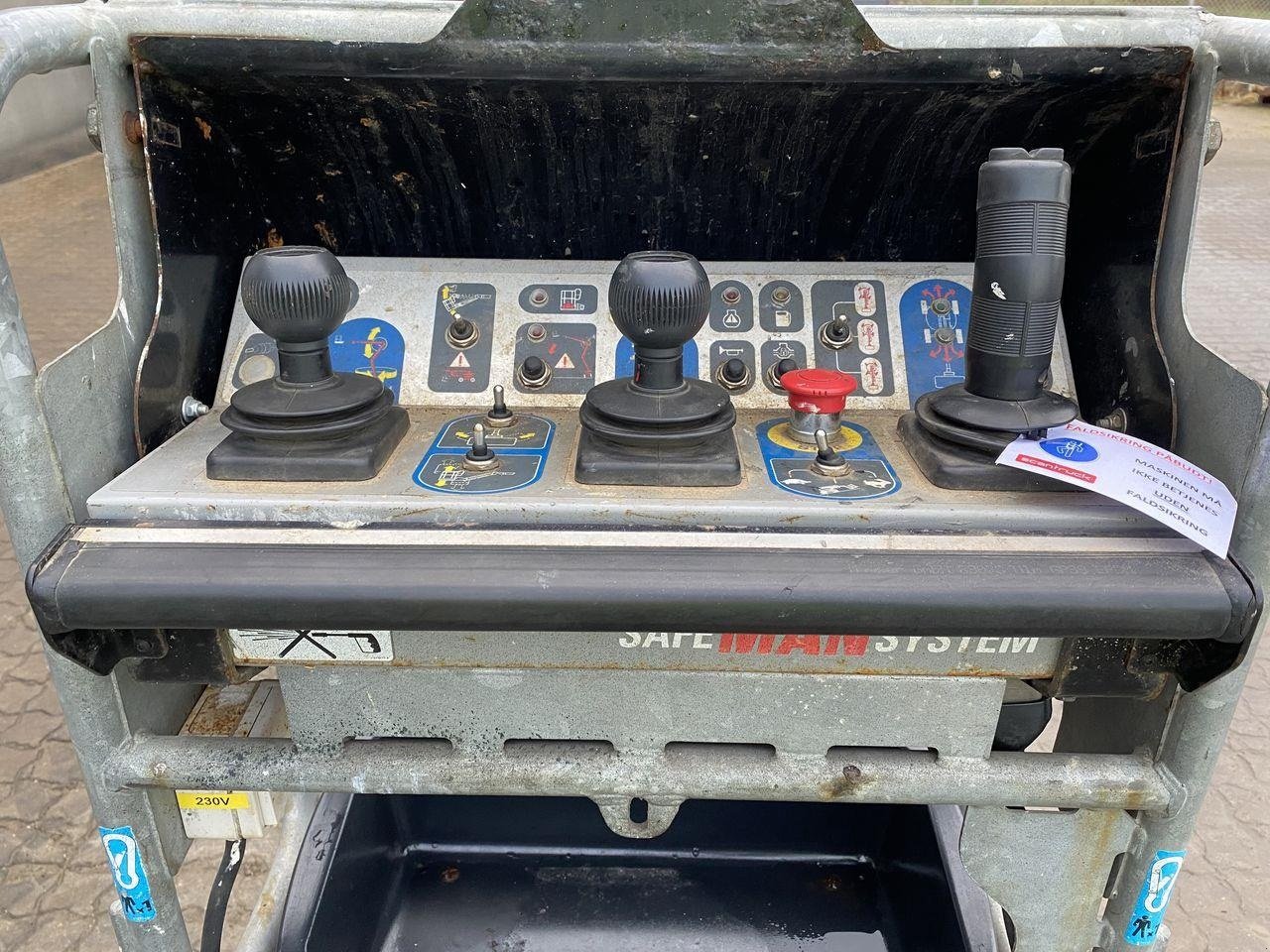 Scherenarbeitsbühne des Typs Manitou 160ATJ RC, Gebrauchtmaschine in Skive (Bild 3)