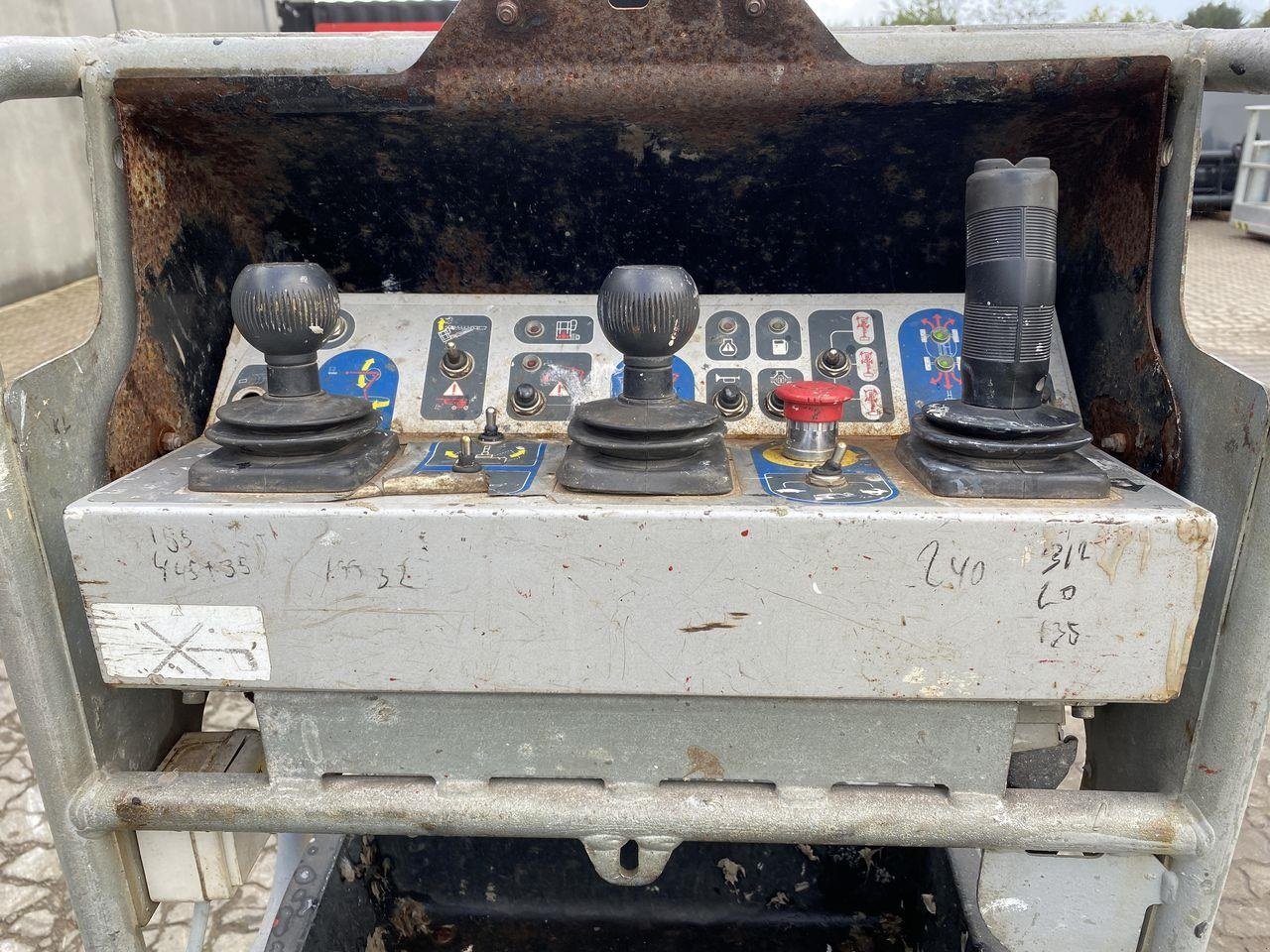 Scherenarbeitsbühne typu Manitou 200ATJ RC, Gebrauchtmaschine v Skive (Obrázek 3)