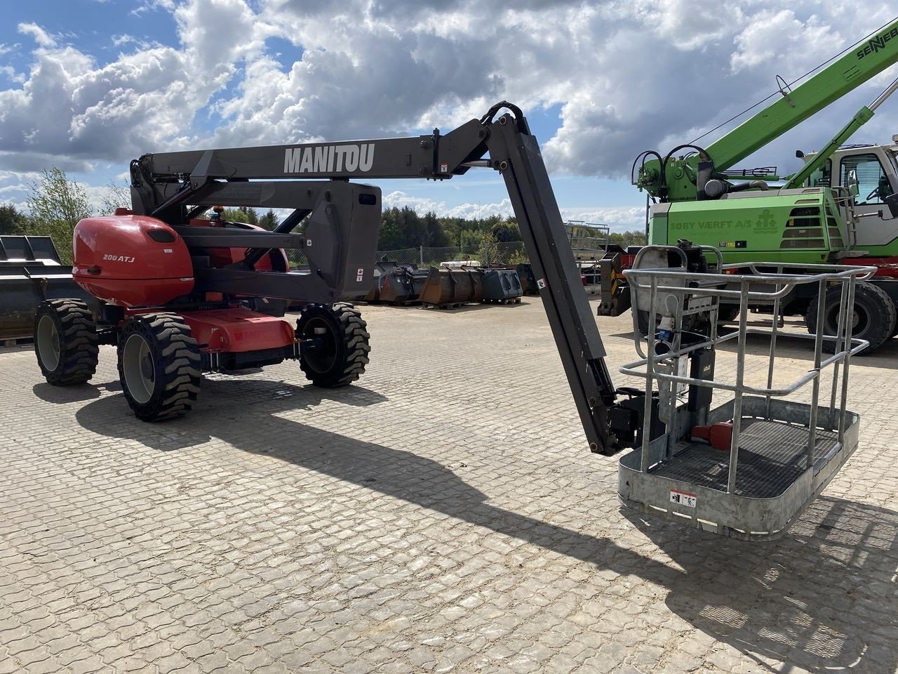 Scherenarbeitsbühne от тип Manitou 200ATJ RC, Gebrauchtmaschine в Skive (Снимка 5)