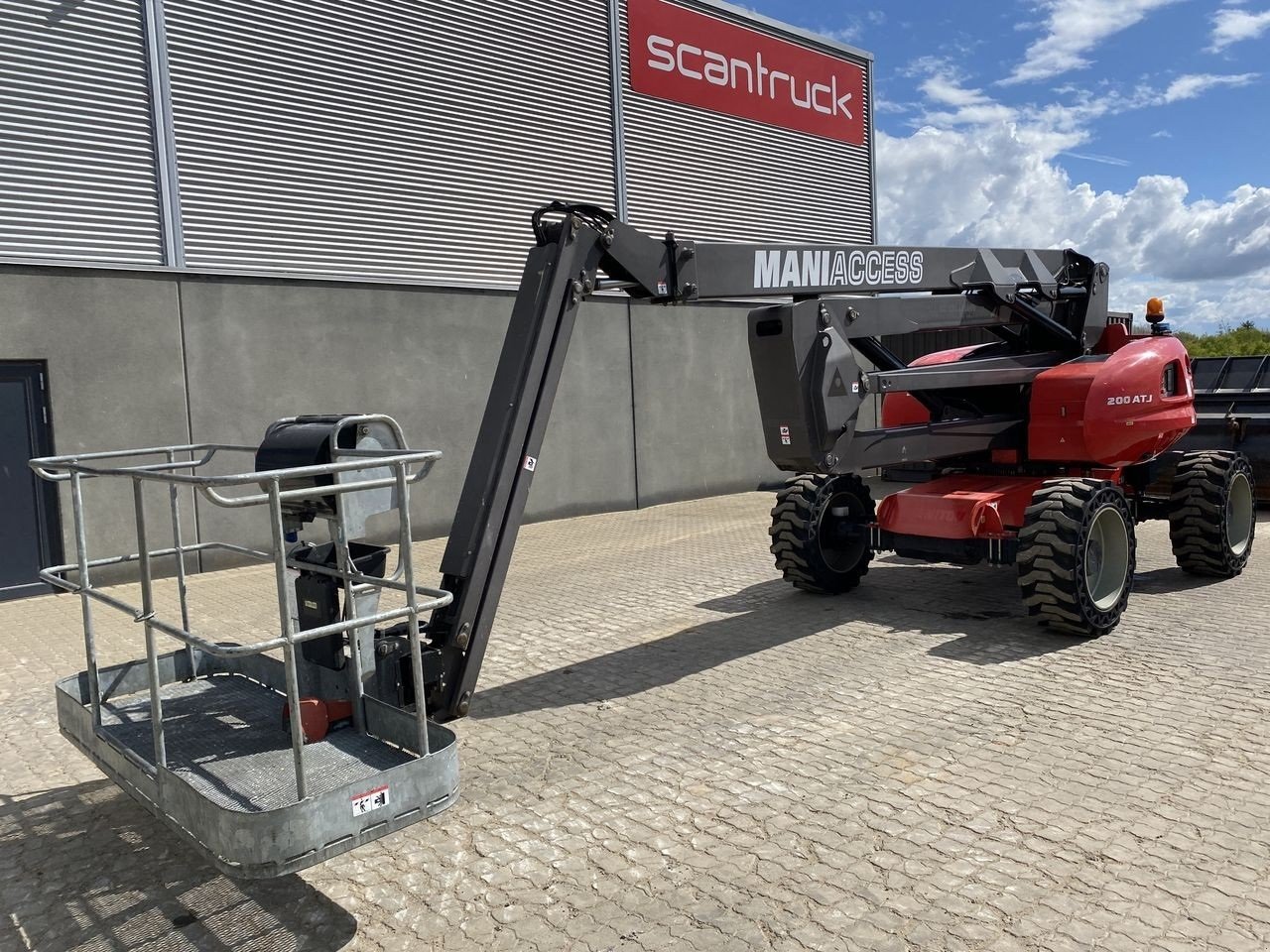 Scherenarbeitsbühne от тип Manitou 200ATJ RC, Gebrauchtmaschine в Skive (Снимка 1)