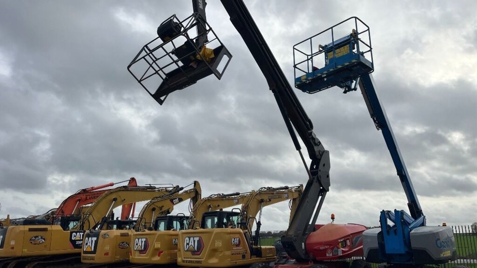 Scherenarbeitsbühne типа Manitou 280 TJ Bomlift 4 WD, Gebrauchtmaschine в Rødovre (Фотография 1)
