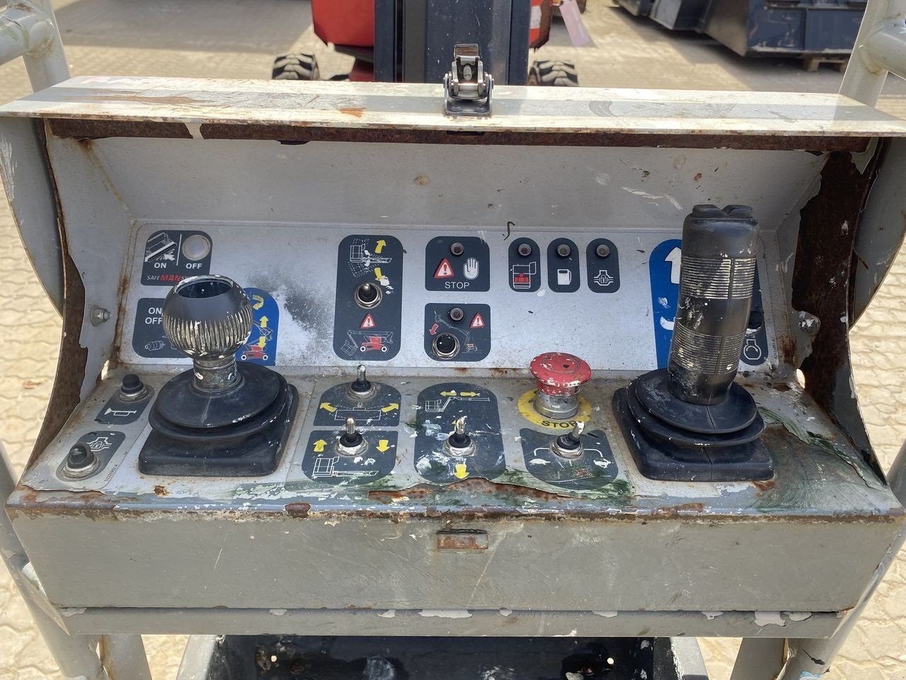 Scherenarbeitsbühne типа Manitou MANGO12, Gebrauchtmaschine в Skive (Фотография 3)