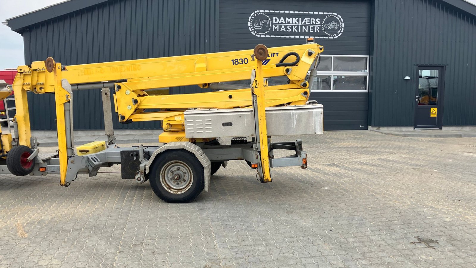 Scherenarbeitsbühne del tipo Omme 1830, Gebrauchtmaschine en Horsens (Imagen 8)