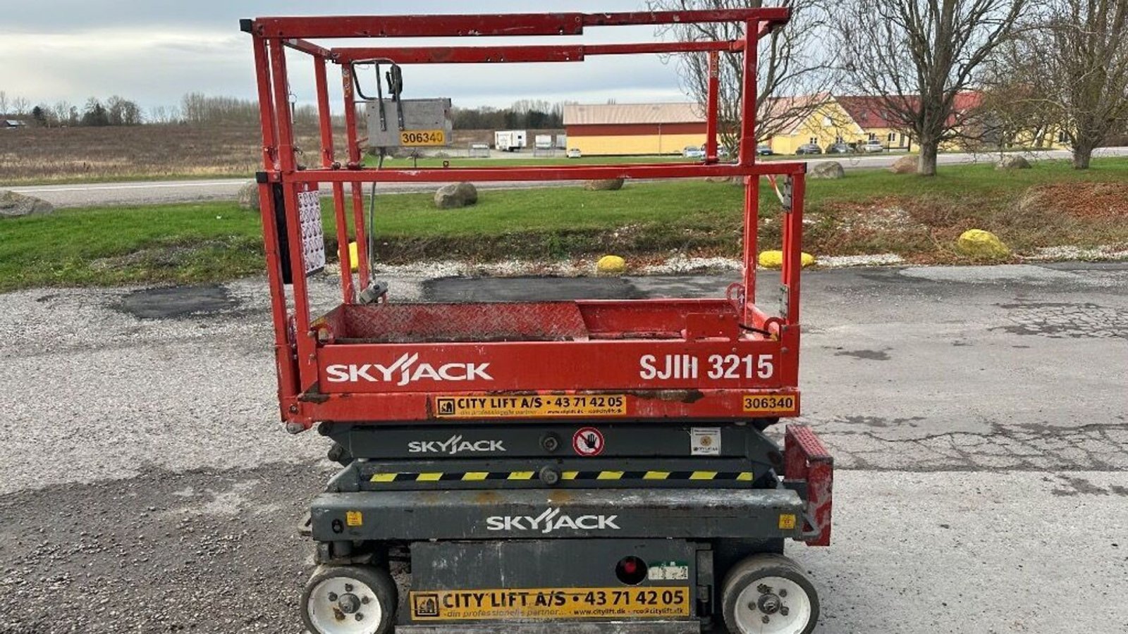 Scherenarbeitsbühne от тип SKY Sj III 3215, Gebrauchtmaschine в Rødovre (Снимка 1)